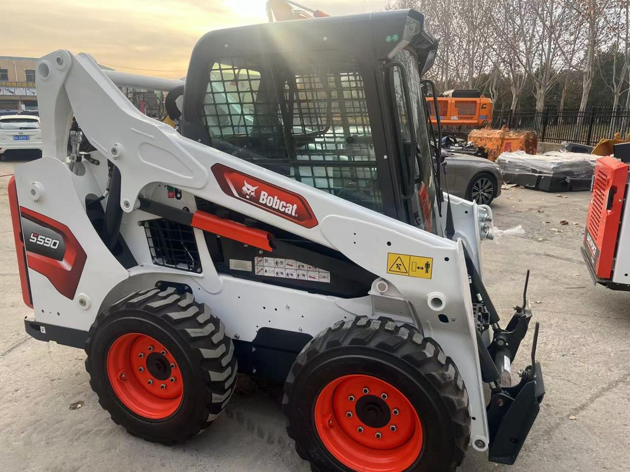 Мини-погрузчик Bobcat S590