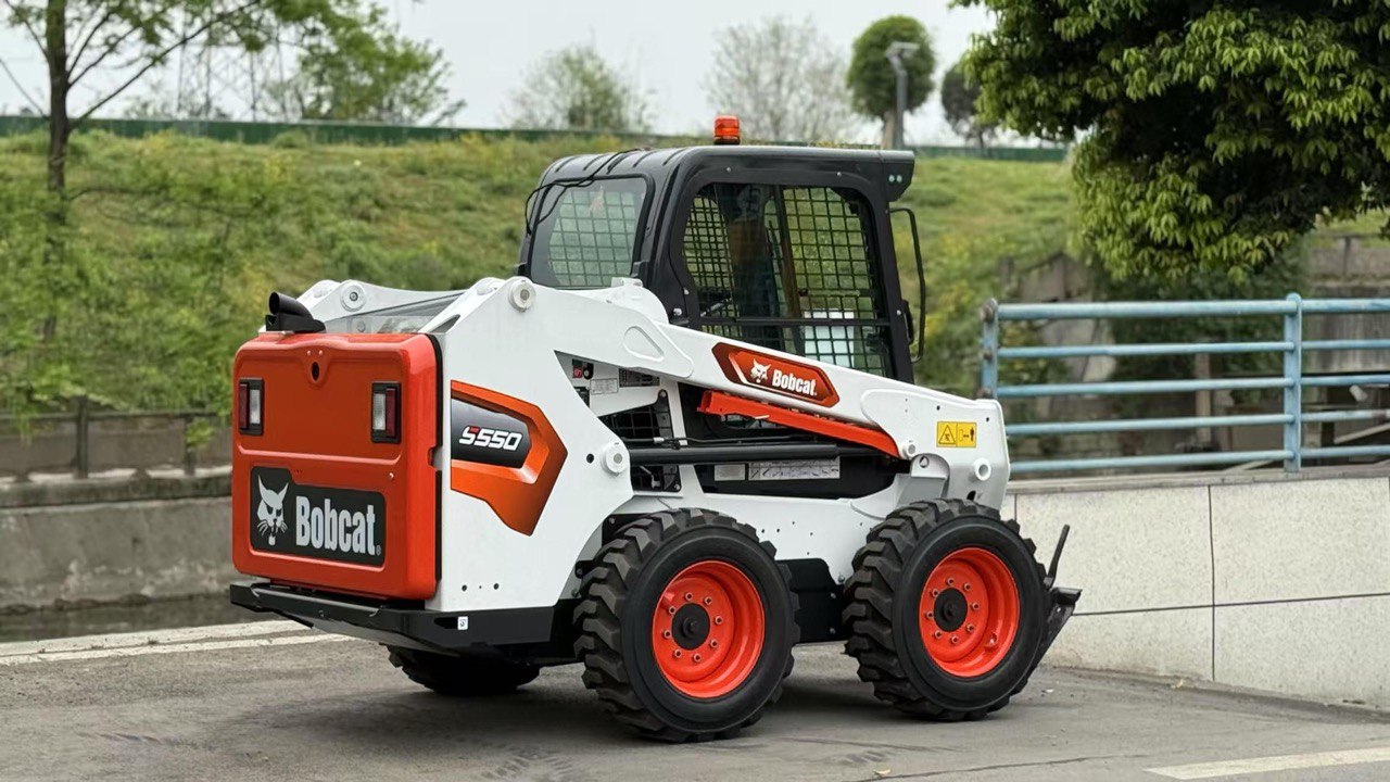 Мини-погрузчик Bobcat S550